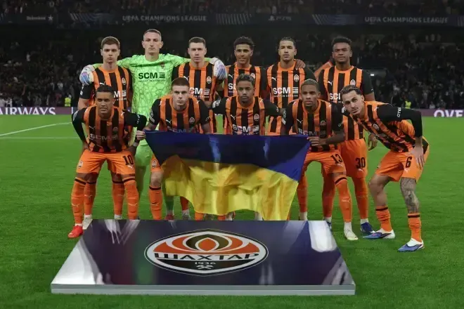 Shakhtar vence AEK com virada e destaque de Ex-atlético-mg