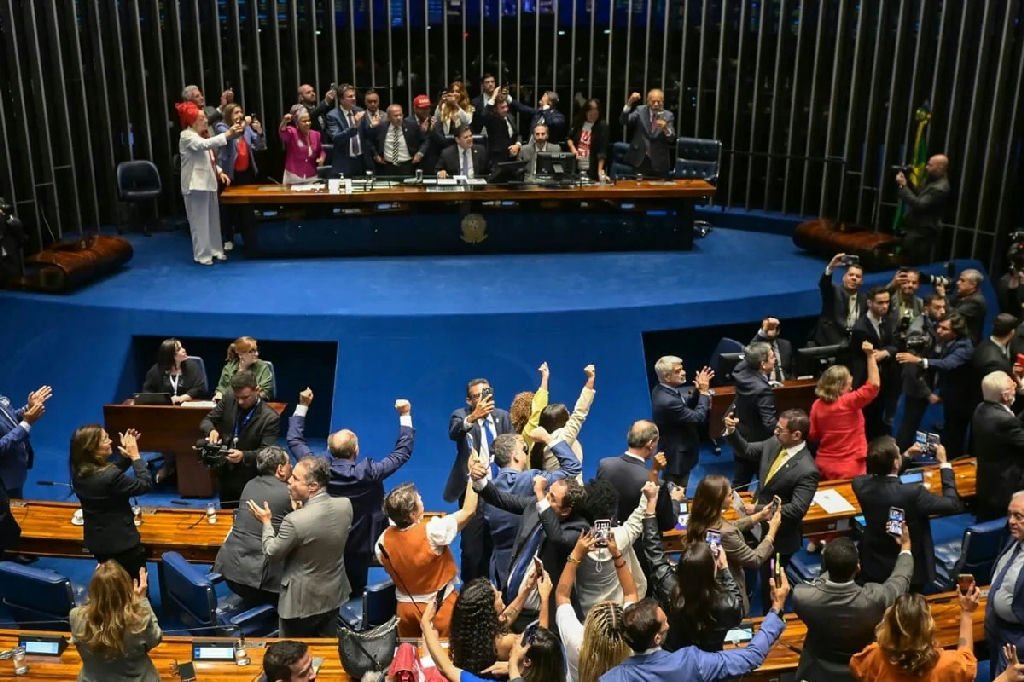 Trabalhadores poderão ter duas folgas semanais a partir de dezembro