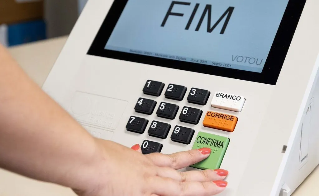 TSE substitui 1.551 urnas no segundo turno devido a falhas técnicas
