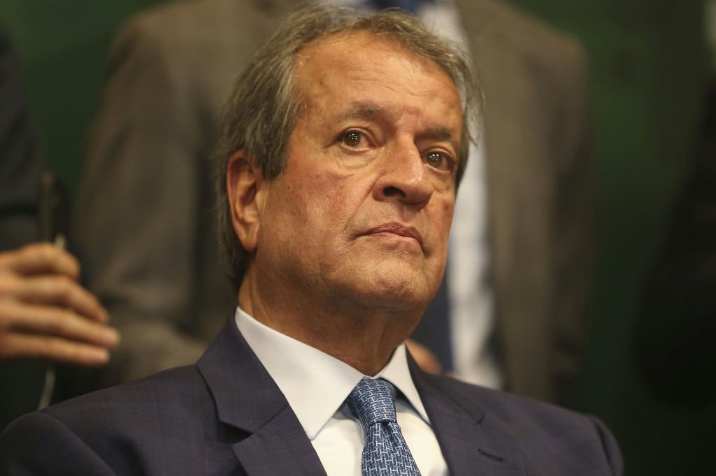 Valdemar Costa Neto expressa ceticismo sobre vitória de Flávio Bolsonaro no primeiro turno