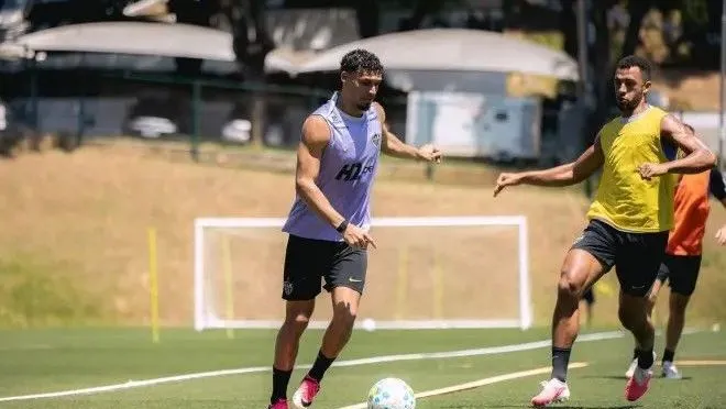 Victor Hugo retorna ao Atlético-mg para confronto contra RB Bragantino