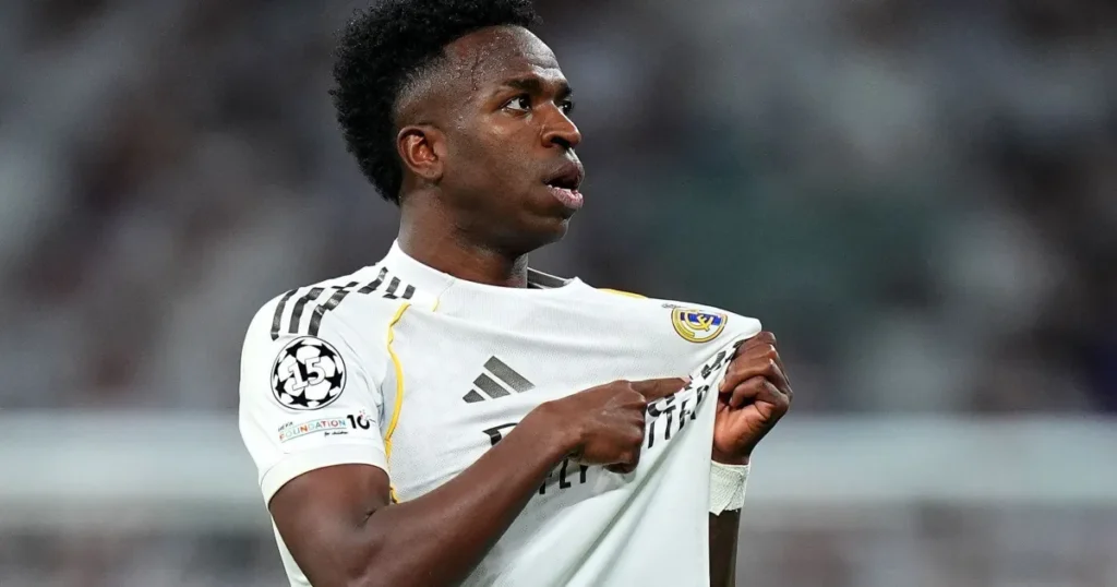 Vinicius Jr. enfrenta críticas, mas mantém confiança em recuperação