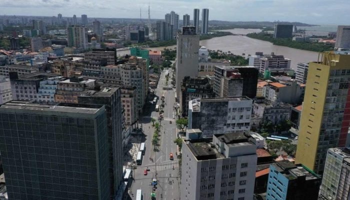 Os imóveis de números 316 e 322 na Rua Siqueira Campos, agora declarados de utilidade pública ...