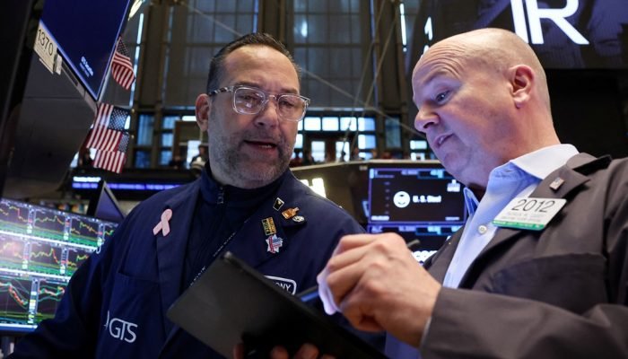 Operadores na bolsa de Nova York 27/03/2025 REUTERS/Brendan McDermid