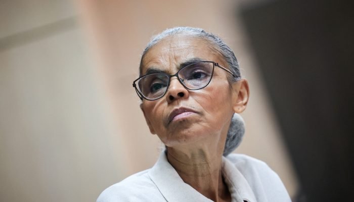 A ministra do Meio Ambiente e Mudanças Climáticas do Brasil, Marina Silva, participa de uma col...