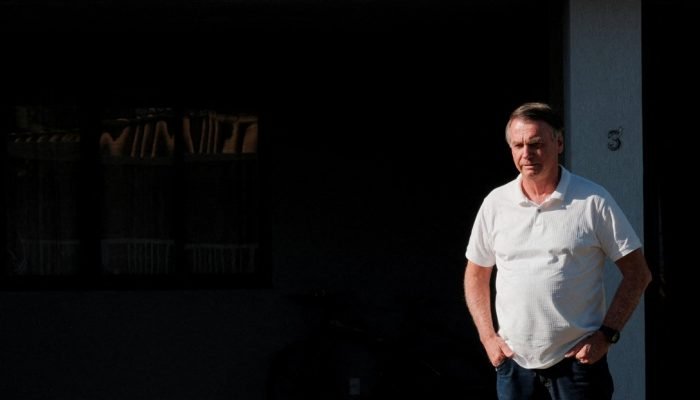 Ex-presidente Jair Bolsonaro em sua casa em Brasília 29/09/2025 REUTERS/Diego Herculano