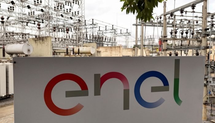 Logo da Enel em uma subestação em São Paulo, Brasil 26 de março de 2025 REUTERS/Amanda Perobelli