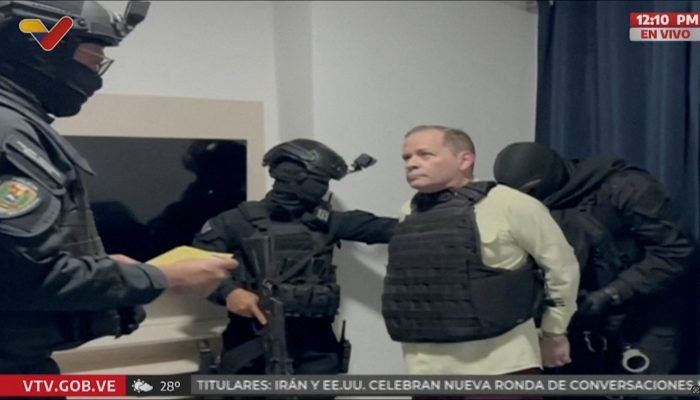 Político da oposição Juan Pablo Guanipa é detido por agentes de segurança da Venezuela 23/05...