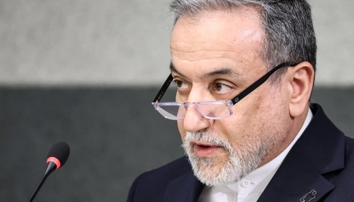 O chanceler iraniano, Abbas Araghchi, discursa em sessão especial da Conferência de Desarmament...