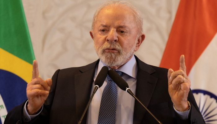 Lula durante viagem para a Índia (Foto: REUTERS/Adnan Abidi)