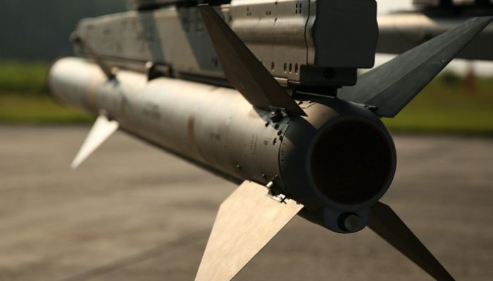 Míssil ar-ar de médio alcance avançado (AMRAAMs) - U.S. Marine Corps / Sgt. T. T. Parish