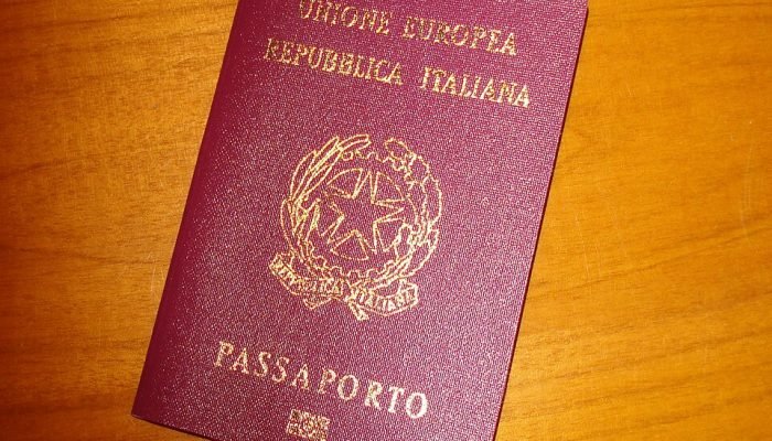Passaporte Italiano. (Imagem: Reza luke via Wiki Commons)