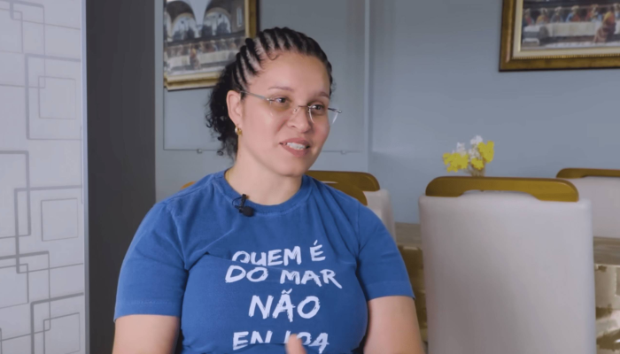 Gizele Araújo durante entrevista ao quadro “Construindo Futuros”, da MAG Seguros. (Foto: Rep...