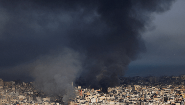Fumaça após ataque israelense em Beirute 3/3/2026 REUTERS/Khalil Ashawi