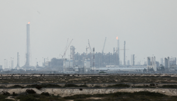 Instalações de produção de gás natural liquefeito (GNL) da QatarEnergy, em meio ao conflito ...