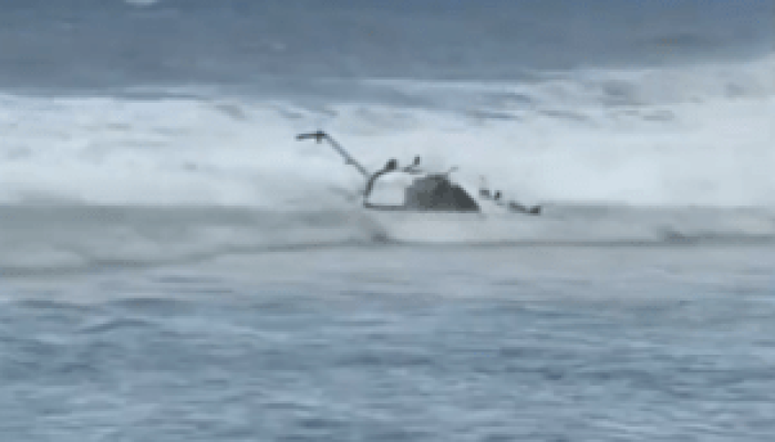 Acidente na praia de Kalalau, no litoral de Na Pali., Havaí (Foto: Reprodução/Redes Sociais)