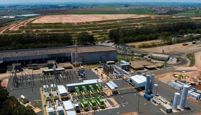 Presente em 9 estados do país, a companhia administra 14 ecoparques, dos quais cinco já produze...