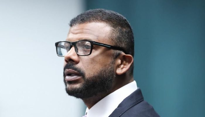 Foto colorida do deputado federal Delegado da Cunha, réu por violência doméstica - Metrópoles