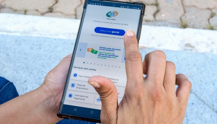 Fachada-da-Previdencia-Social-e-acesso-digital-aos-servicos-do-INSS-pelo-aplicativo-Meu-INSS-Mertropoles-3