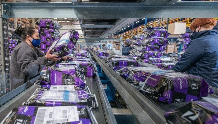 Centro de Distribuição da Netshoes, empresa do grupo Magazine Luiza, em Extrema (MG), em 30/07/...