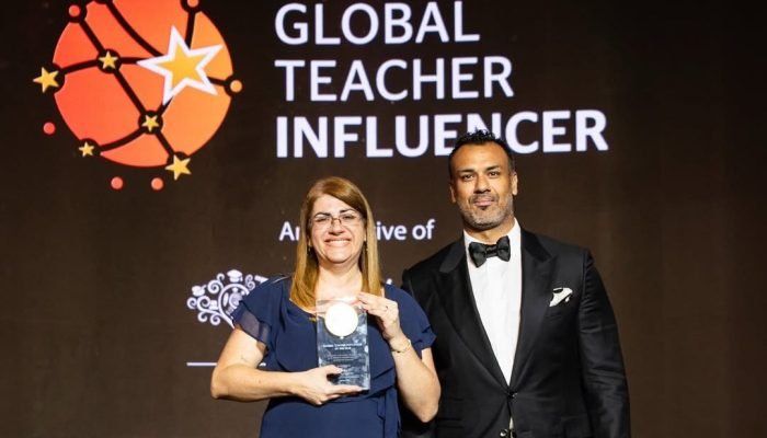 Cerimônia de premiação aconteceu em Dubai. Foto: Reprodução/Instagram Débora Garofalo