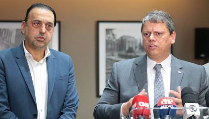 O vice-governador de São Paulo, Felicio Ramuth, e o governador Tarcísio de Freitas (Foto: Isado...