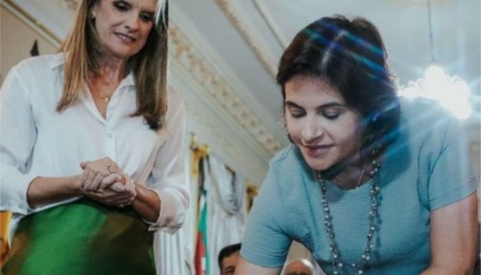 Governadora em exercício Priscila Krause empossa Ivete Lacerda como secretária de Esportes