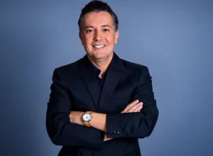 A trajetória inspiradora de Rogério Rodrigues na liderança da Abecom