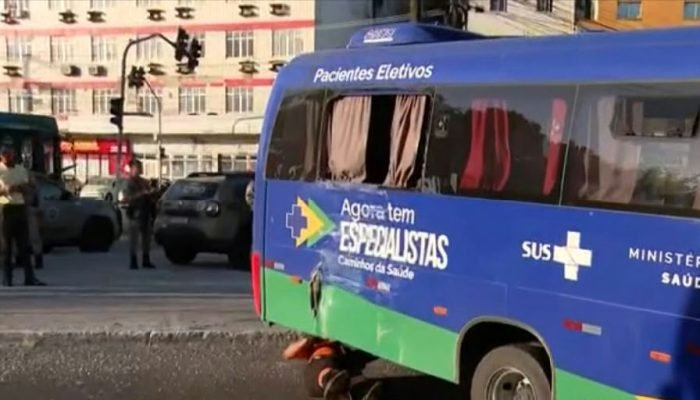 Acidente com micro-ônibus do Ministério da Saúde deixa feridos em Salvador