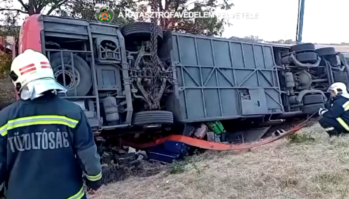 Acidente de ônibus na Hungria resulta em 12 mortes