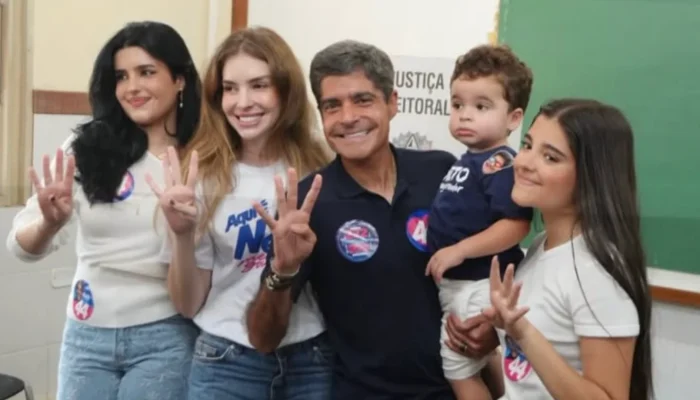 ACM Neto sinaliza apoio a Flávio Bolsonaro no segundo turno