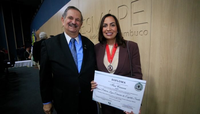 Advogada Diana Câmara é homenageada pelo Tre-pe com Medalha Frei Caneca