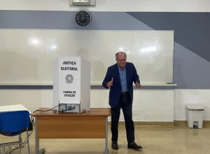 Alckmin critica violência política e expressa confiança na vitória de Lula
