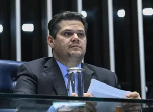 Alcolumbre planeja votação da PEC da jornada 6×1 após eleições