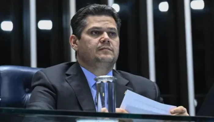 Alcolumbre planeja votação da PEC da jornada 6×1 após eleições