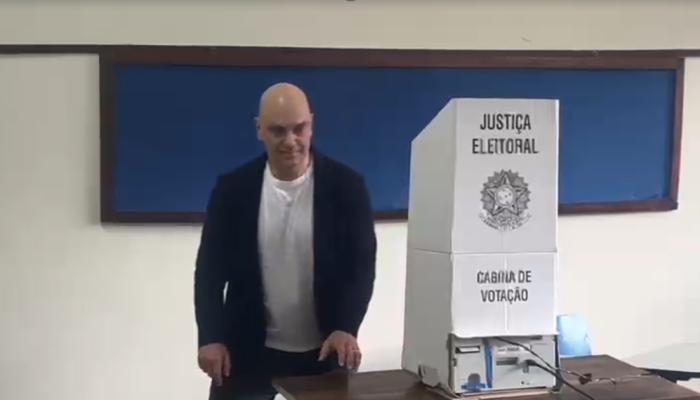 Alexandre de Moraes participa do 2º turno das eleições em São Paulo