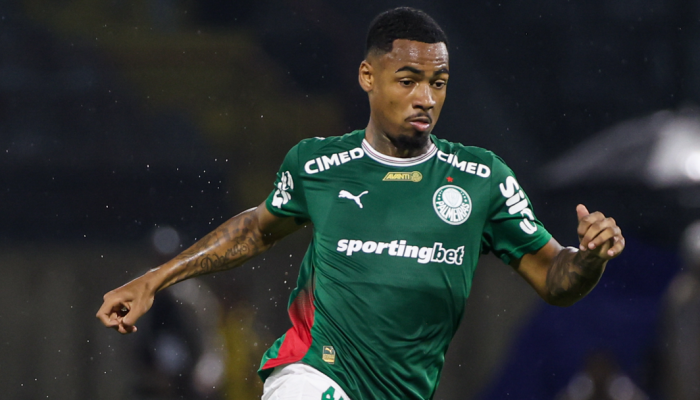 Allan é homenageado pelo Palmeiras antes de transferência para o Manchester City