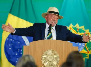 Associação Brasileira de Imprensa apoia reeleição de Lula em defesa da democracia