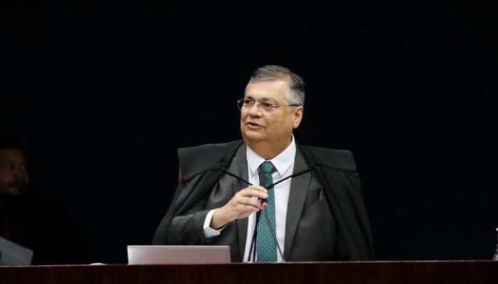 Atuação de Flávio Dino no STF enfrenta questionamentos por ações no Maranhão