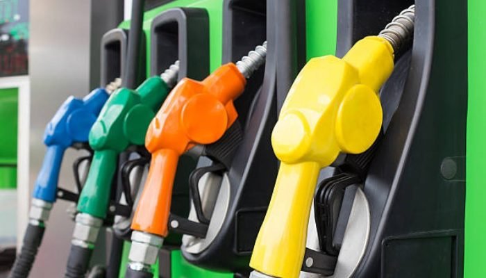 Aumento do etanol na gasolina gera debate sobre impactos nos veículos