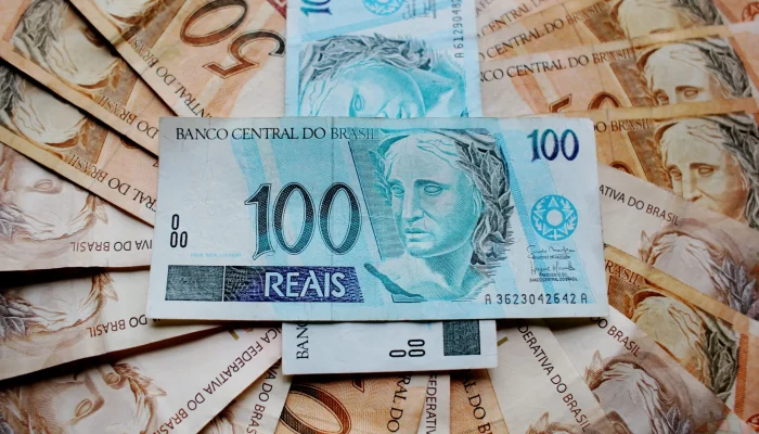 Aumento do salário mínimo para R$ 1.741 desafia equilíbrio fiscal