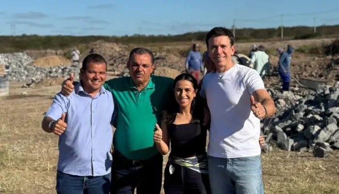Avanço das obras do Hospital Municipal de Lajedo é acompanhado por autoridades