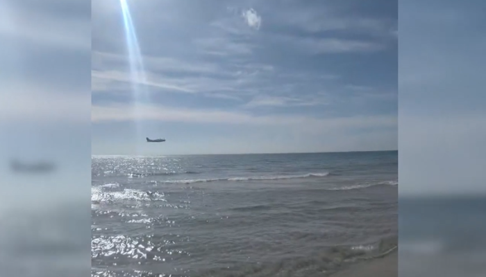 Avião faz pouso de emergência no mar na Flórida e pilota sobrevive