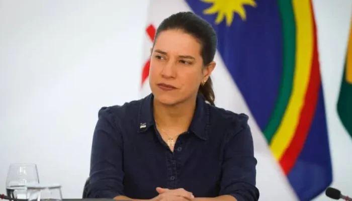 Baixa adesão em reunião de Raquel Lyra com prefeitos preocupa campanha