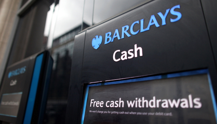Barclays planeja demitir 5.000 funcionários com uso de IA