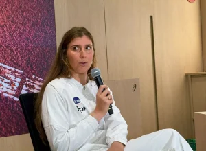 Bia Haddad Maia planeja cirurgia no ombro e pausa na carreira