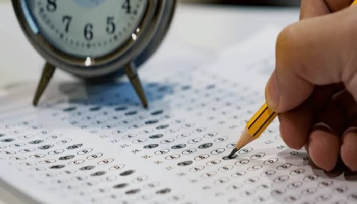 1 de 1 Concursos - Foto: Reprodução/Direção Concursos