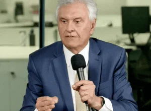 Caiado critica influência de Sidônio em estratégia de Lula contra Trump