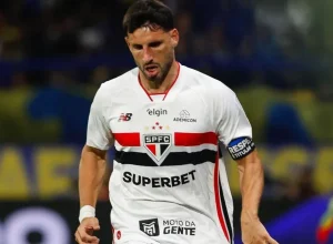 Calleri critica arbitragem após derrota do São Paulo para o Boca