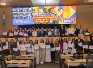 Câmara do Recife homenageia educadores físicos em solenidade especial